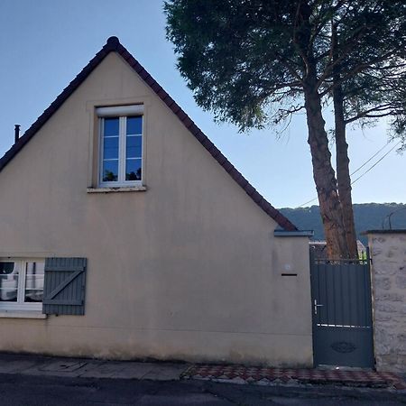 Hotel Le Prieure Reposant Port-Villez Exterior foto